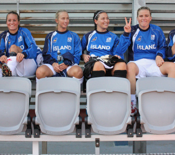 iceland_wnt_substitutes_bench-wikimedia